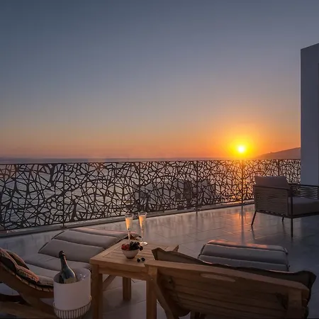 Hotel Glow Boutique & 4*