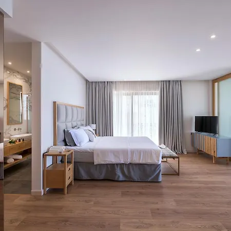 Glow Boutique & 4* Sarandë