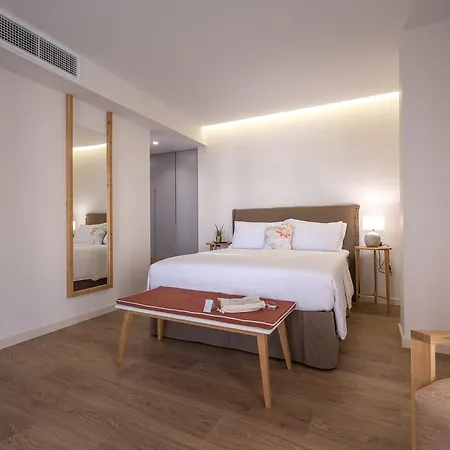 Glow Boutique & 4*