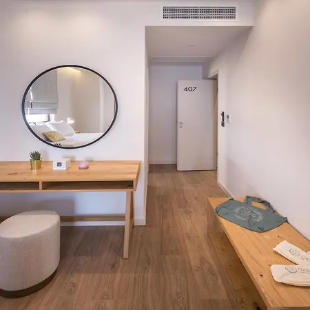 Glow Boutique & 4*